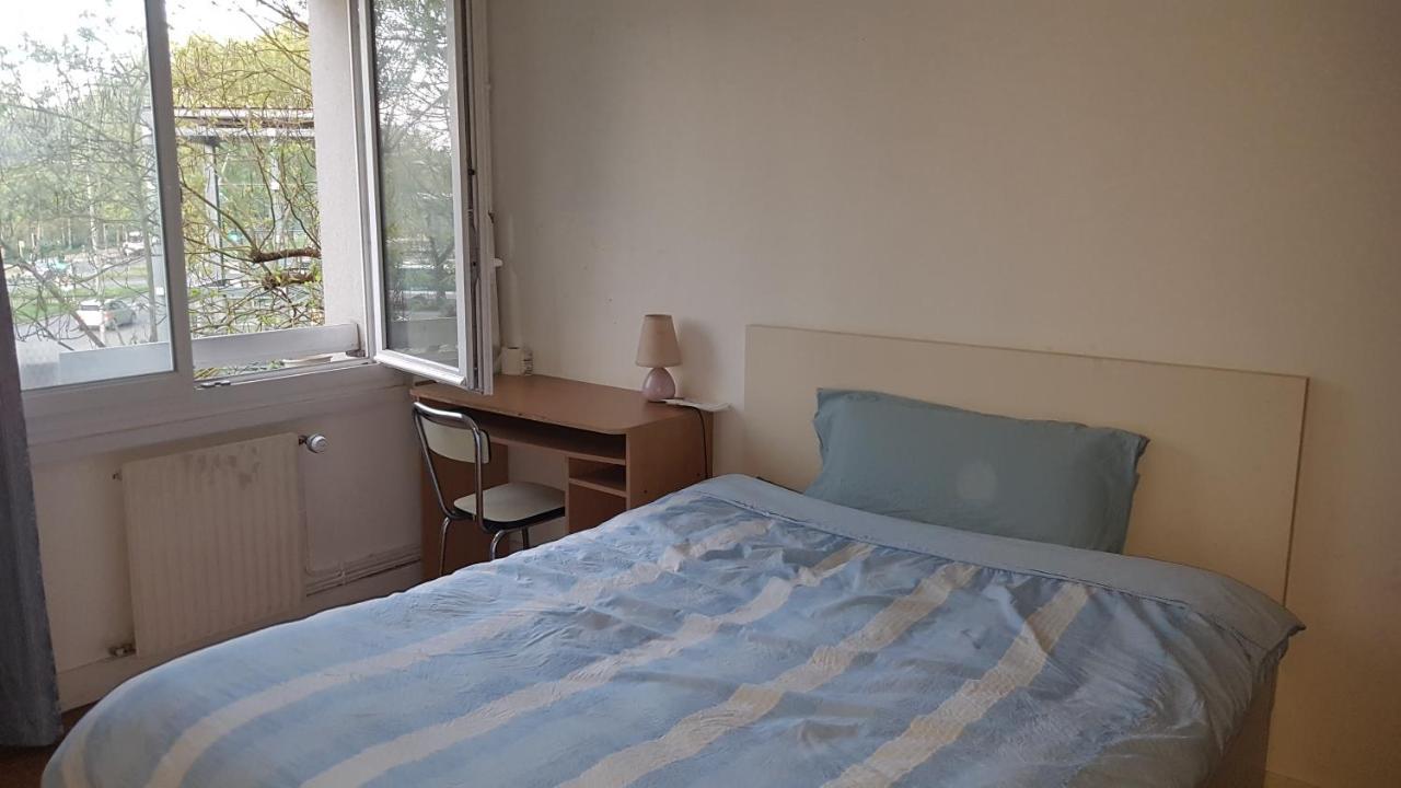 Une Chambre Privee Entre Paris Et Disneyland Noisy-le-Grand Eksteriør bilde